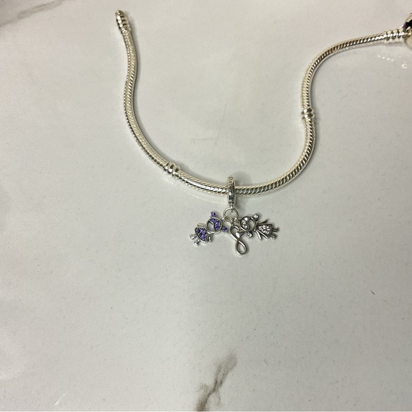 🌟 925 Sterling Silver SISTERS Charm - Picture 7 of 7